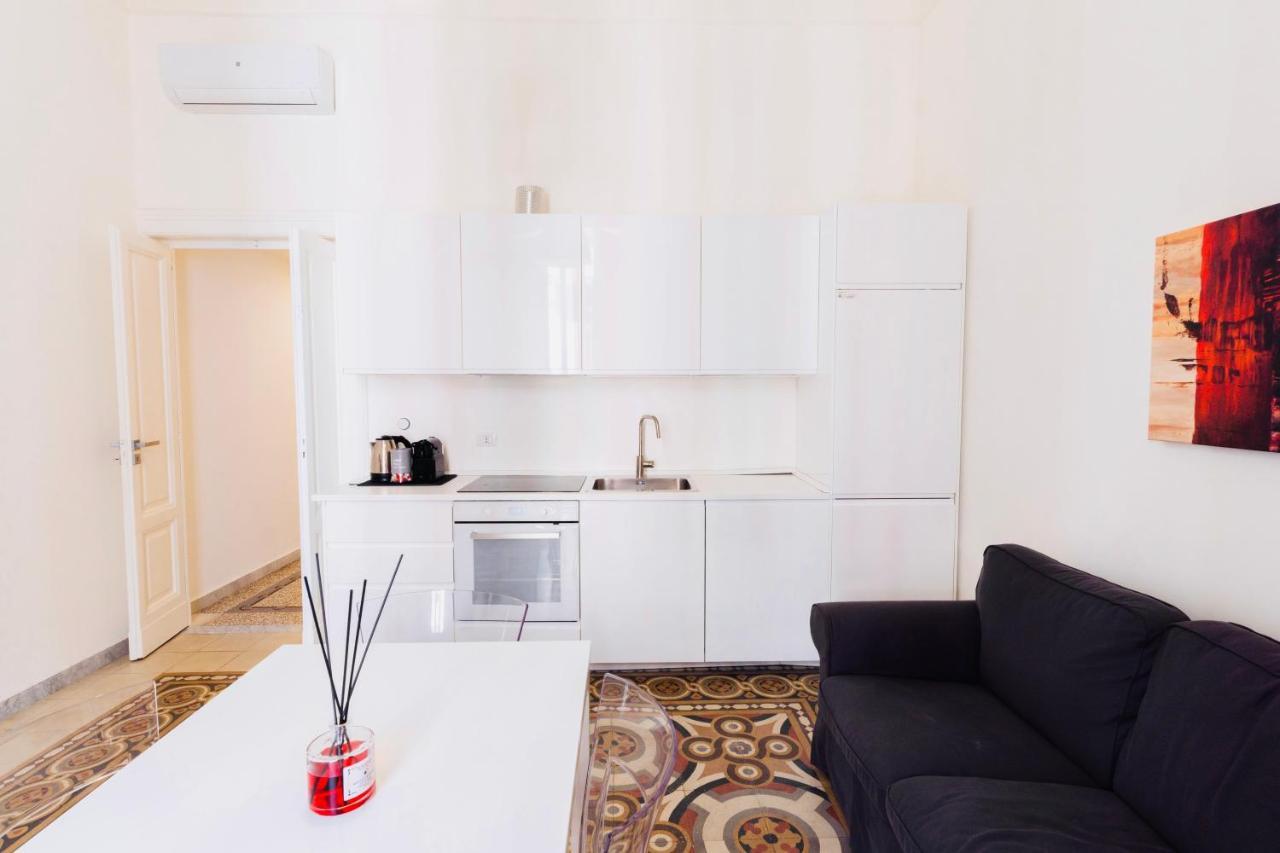 Daniel'S Apartment Bari Bagian luar foto