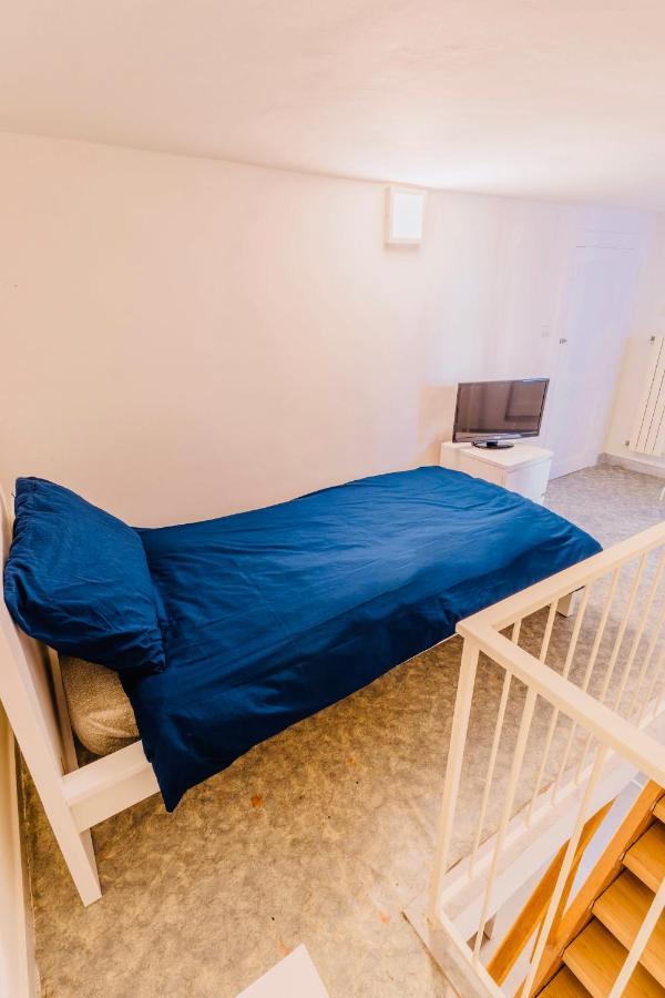 Daniel'S Apartment Bari Bagian luar foto