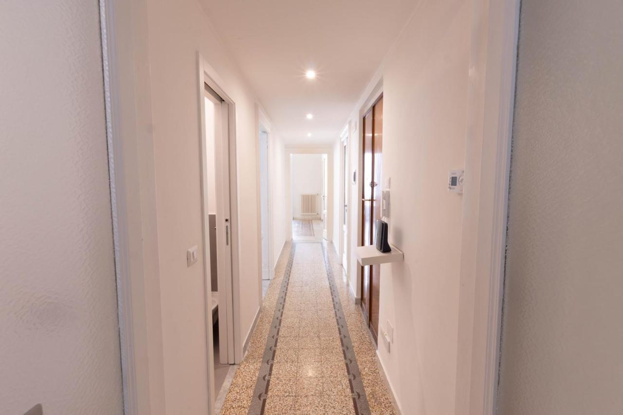 Daniel'S Apartment Bari Bagian luar foto